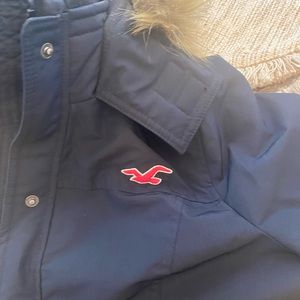 Hollister Dark Navy bomber style jacket. Very warm. Excellent condition